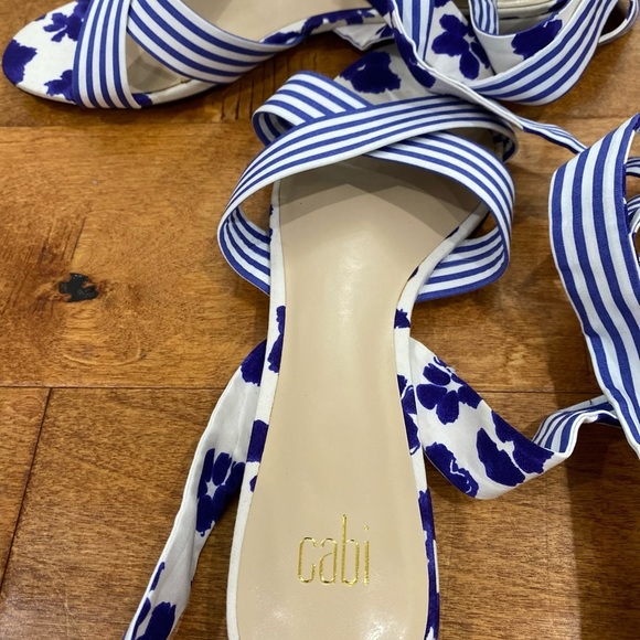 NWOT CABI blue and white watercolor floral and stripe tied up sandal size 9.5 - Picture 6 of 7